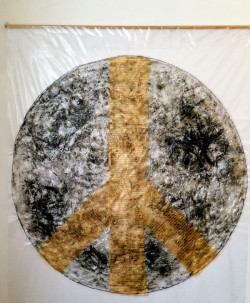 art for peace
Asche als Symbol für Krieg Petra Kremer-Horster, art for peace Asche als Symbol für Krieg